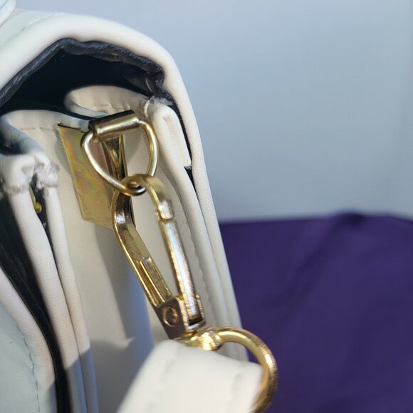 Lt Cream Colored Leather Handbag with Adjustable Crossbody Strap 8"X7" - Picture 5 of 7